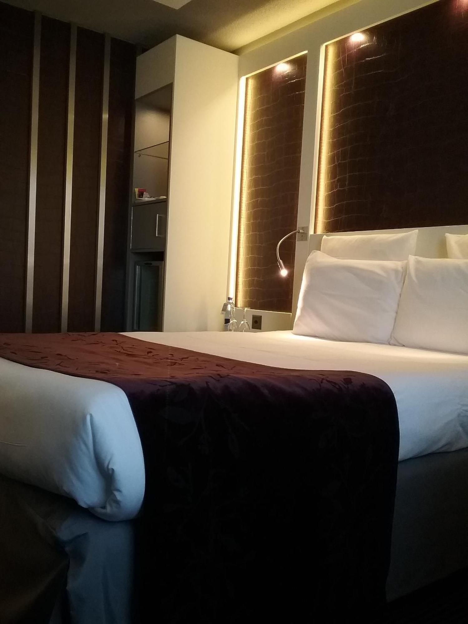 Mercure Біль Номер фото